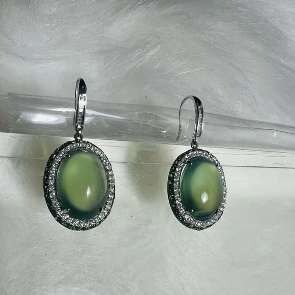 Vintage 18K white gold, Prehnite & Diamond.🤍💚 - Picture 4 of 16